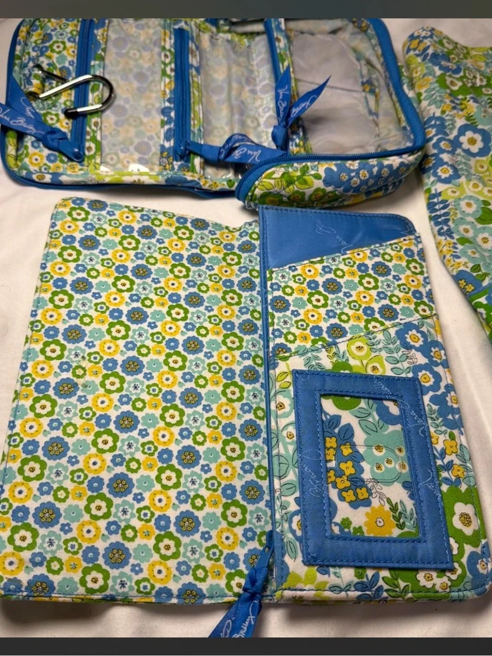 Vera Bradley retired 2012 pattern Limes Up in excellent condition 3 pieces set